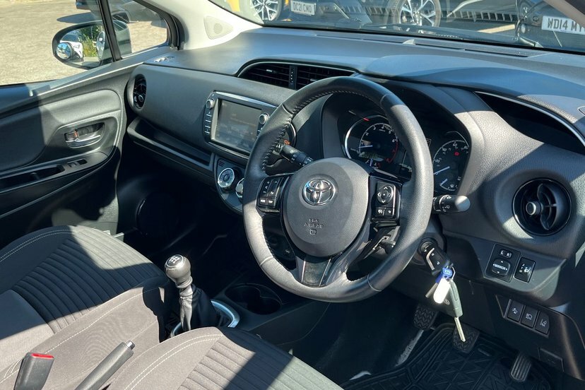 Toyota Yaris 1.5 Vvt-i Excel Black #19