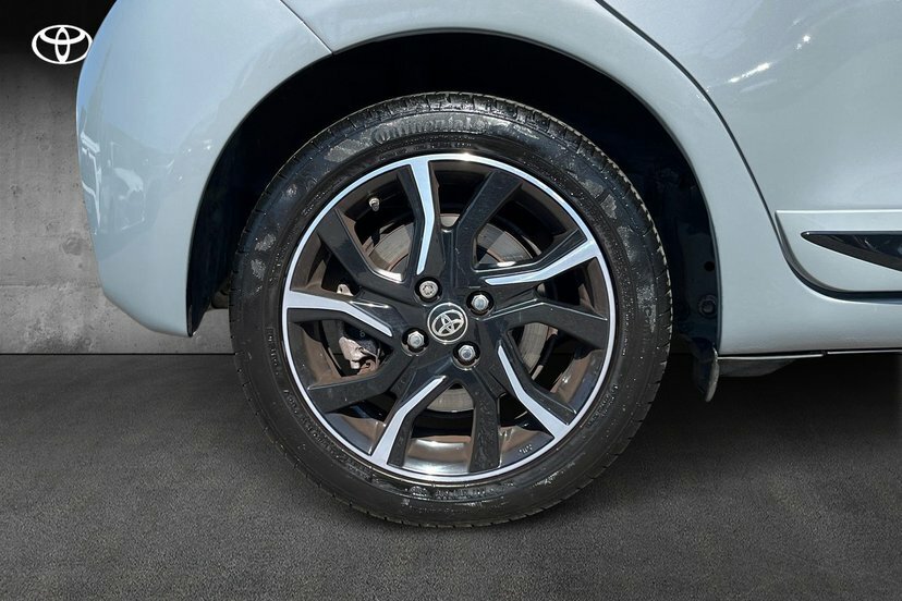 Toyota Yaris 1.5 Vvt-i Design Hatchback 111 Grey #5