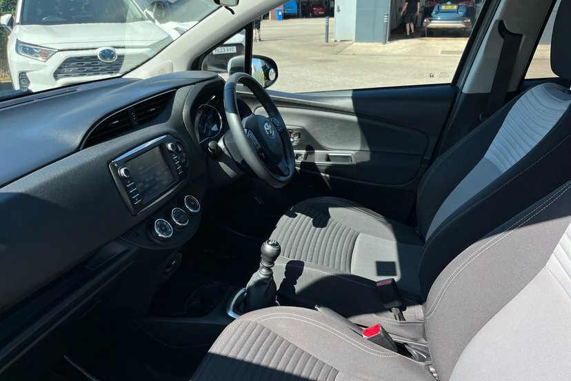 Toyota Yaris 1.5 Vvt-i Excel Black #47