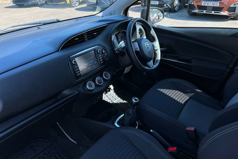 Toyota Yaris 1.5 Vvt-i Excel Black #14