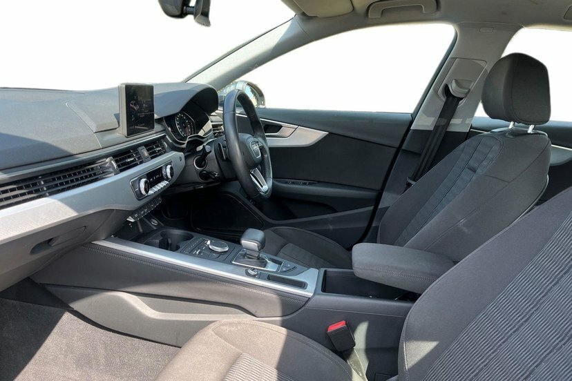 Audi A4 Avant 2.0 Tfsi 35 Se S Tronic GV19LZO #2