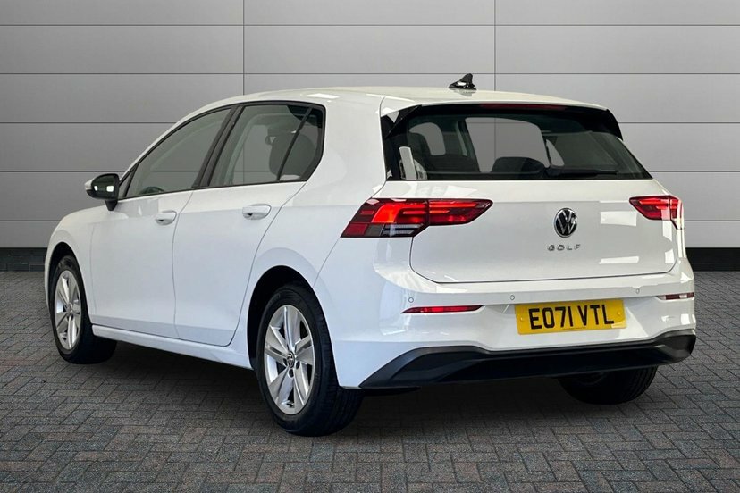 Volkswagen Golf 1.5 Tsi Life Hatchback 150 Ps EO71VTL White #3