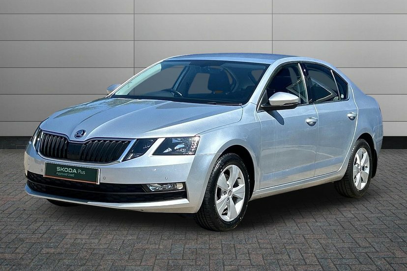 Skoda Octavia  White #8