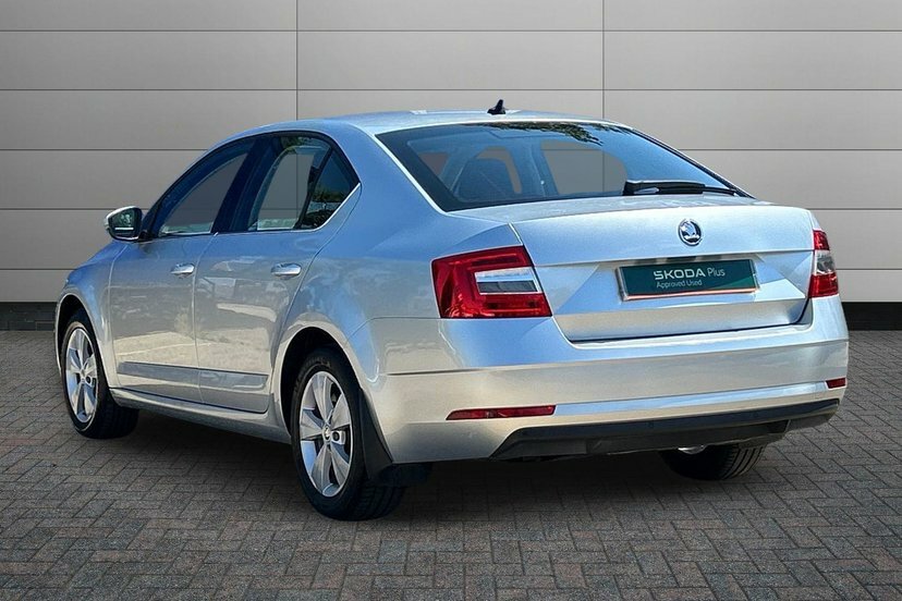 Skoda Octavia 1.0 Tsi Gpf Se Technology Hatchback Dsg Silver #3