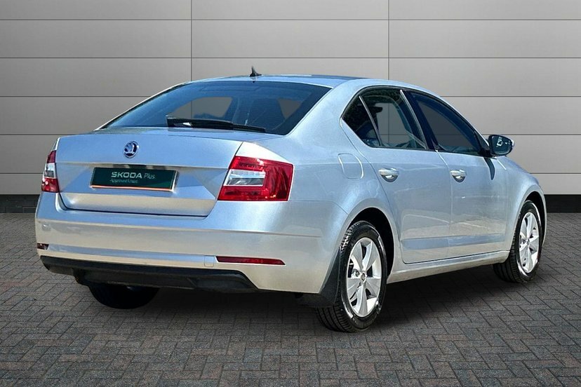 Skoda Octavia  White #16