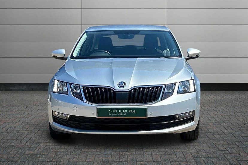 Skoda Octavia  White #7