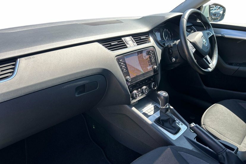 Skoda Octavia 1.0 Tsi Gpf Se Technology Hatchback Dsg Silver #2