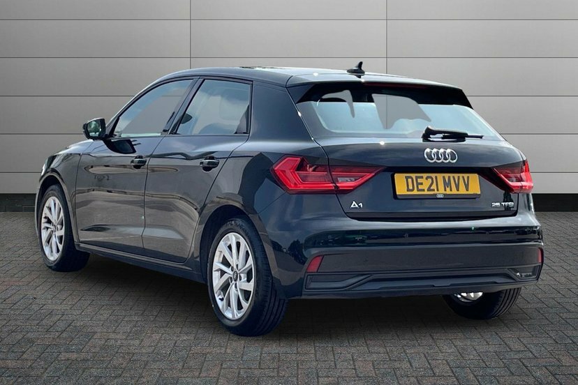 Audi A1 1.0 Tfsi 25 Sport Sportback 95 DE21MVV Black #3