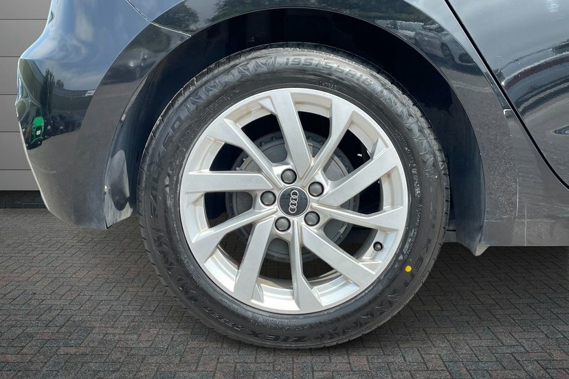 Audi A1 1.0 Tfsi 25 Sport Sportback 95 DE21MVV Black #5