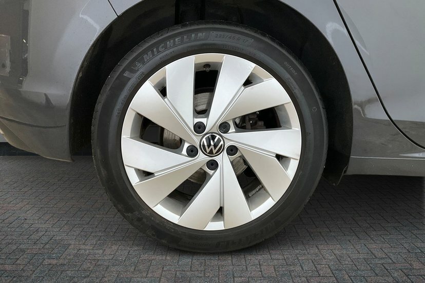 Volkswagen Golf 1.5 Tsi Style Hatchback 150 Ps NV70JSX Grey #5