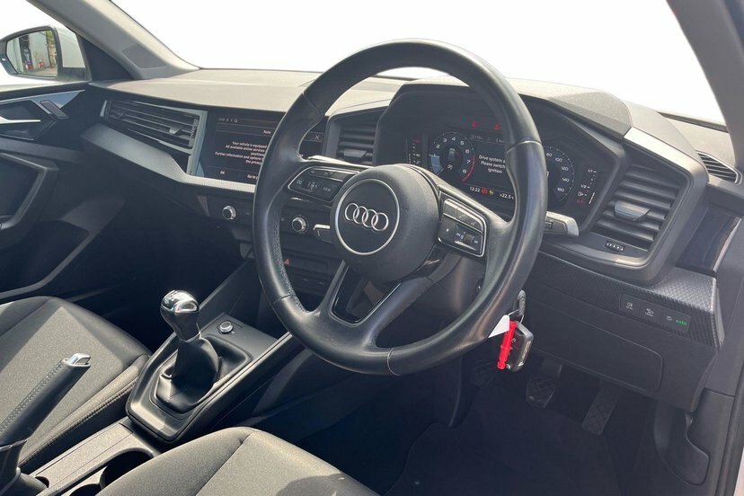Audi A1 1.0 Tfsi 25 Technik Sportback 9 AR23EOP White #6