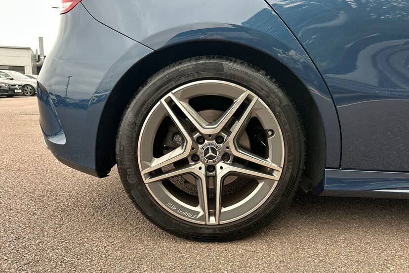 Mercedes-Benz A Class A200 Amg Line Blue #4