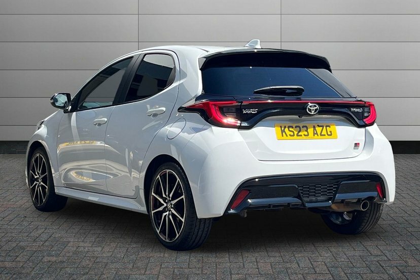 Toyota Yaris 1.5 Vvt-h Gr Sport Hatchback Hybrid E-c Grey #3