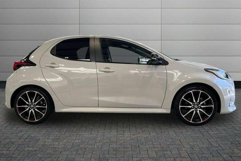 Toyota Yaris 1.5 Vvt-h Gr Sport Hatchback Hybrid E-c Grey #4