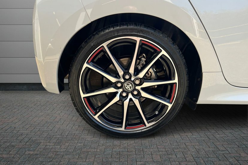 Toyota Yaris 1.5 Vvt-h Gr Sport Hatchback Hybrid E-c Grey #5