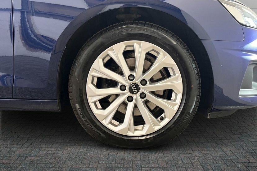 Audi A4 2.0 Tfsi 35 Technik Saloon S Tronic 15 MT72NHL Blue #5