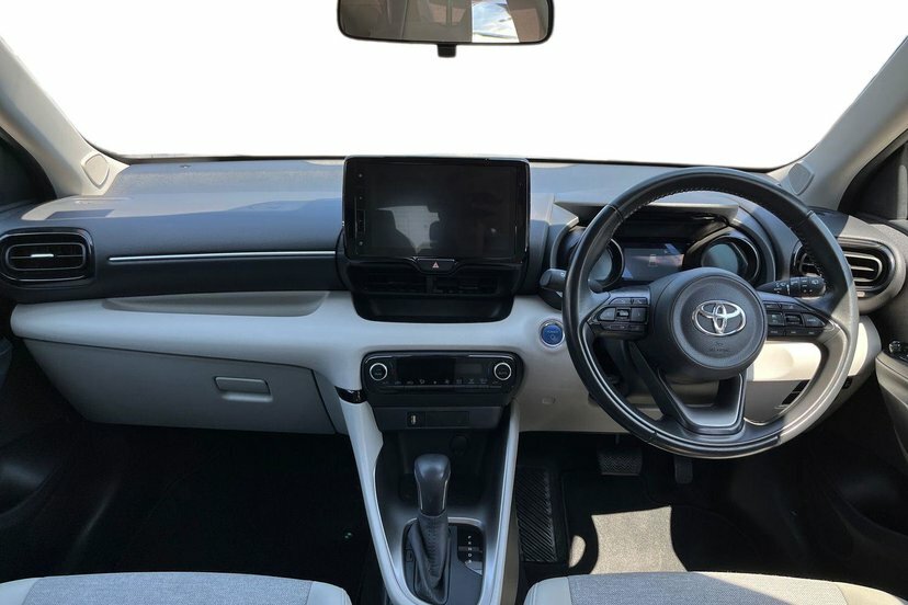 Toyota Yaris 1.5 Vvt-h Excel Hatchback Hybrid E-cvt White #6