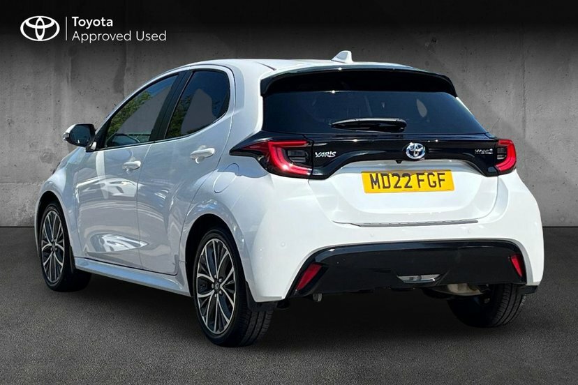 Toyota Yaris 1.5 Vvt-h Excel Hatchback Hybrid E-cvt White #3