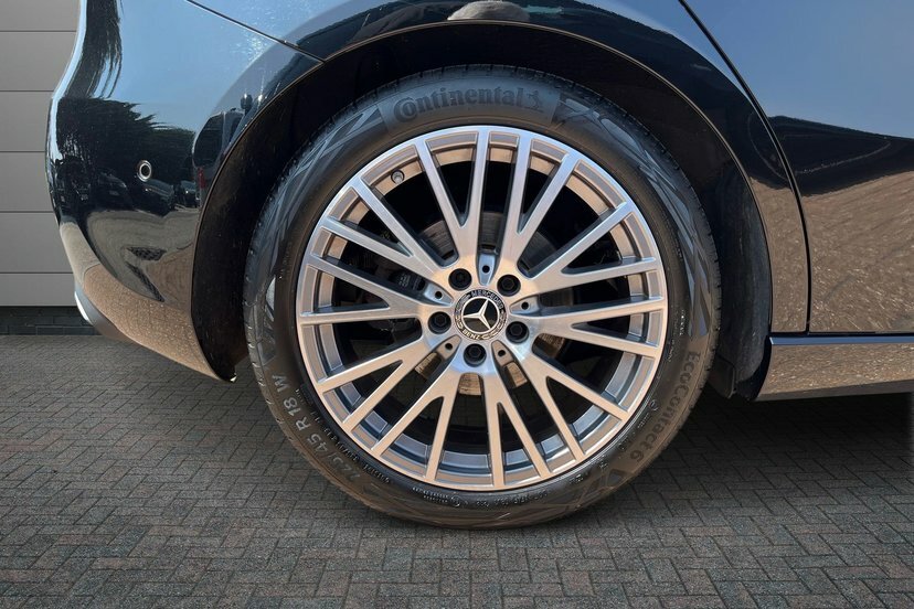 Mercedes-Benz A Class A180 Sport Edition Executive GD71XAA Black #4