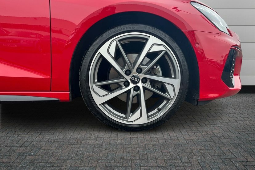 Audi A3 1.5 Tfsi 35 Edition 1 Sportback Red #5