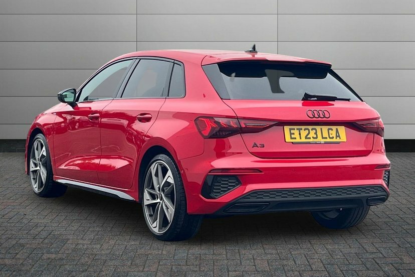 Audi A3 1.5 Tfsi 35 Edition 1 Sportback Red #3