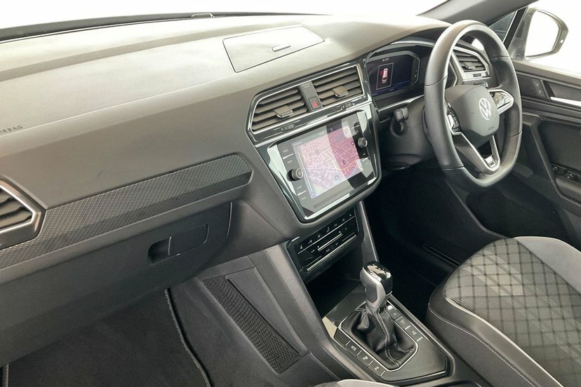 Volkswagen Tiguan 2.0 Tdi R-line Suv Dsg 150 Ps Grey #3