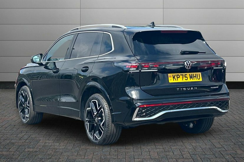 Volkswagen Tiguan 1.5 Tsi Ehybrid 19.7Kwh R-line Suv Plug Black #3