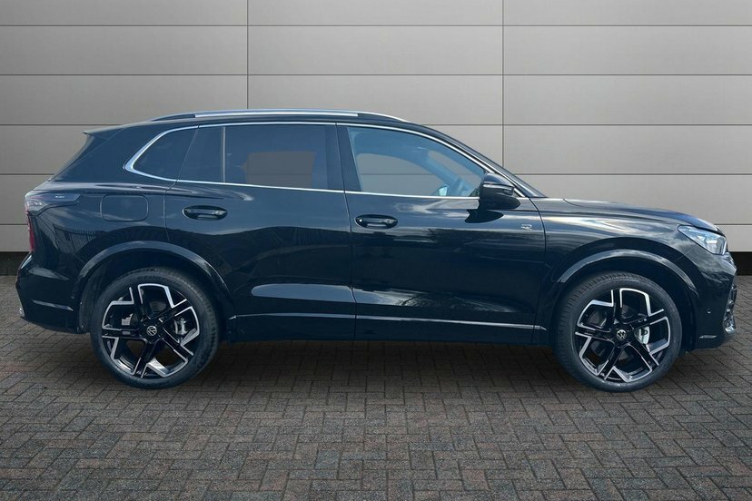 Volkswagen Tiguan 1.5 Tsi Ehybrid 19.7Kwh R-line Suv Plug Black #4