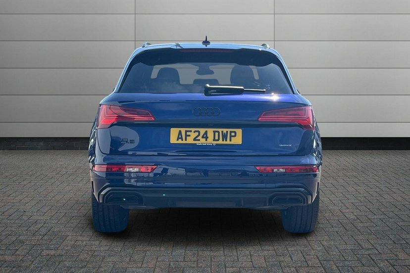 Audi Q5 S Line Black #11