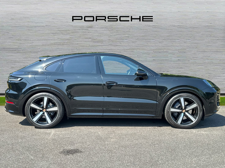 Porsche Cayenne 3.0 V6 E-hybrid 25.9Kwh Black Edition Coupe Pe Black #3