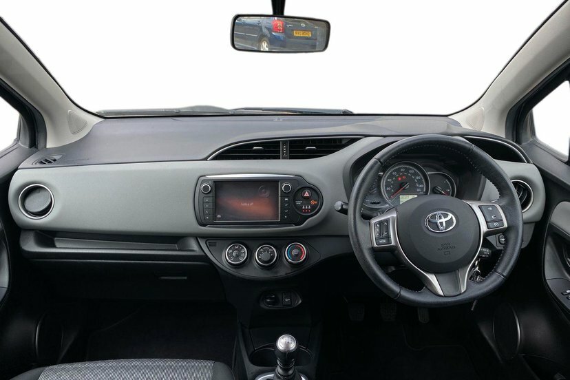Toyota Yaris 1.33 Dual Vvt-i Icon Hatchback Grey #5