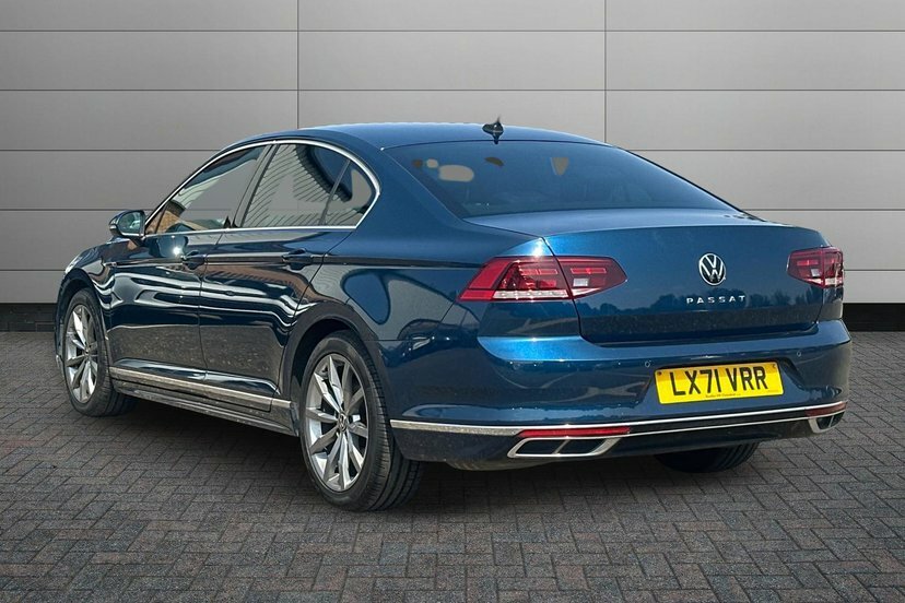 Volkswagen Passat 1.5 Tsi Evo R-line Saloon Dsg 150 Ps LX71VRR Blue #3