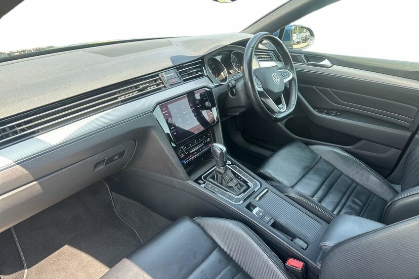 Volkswagen Passat 1.5 Tsi Evo R-line Saloon Dsg 150 Ps LX71VRR Blue #2