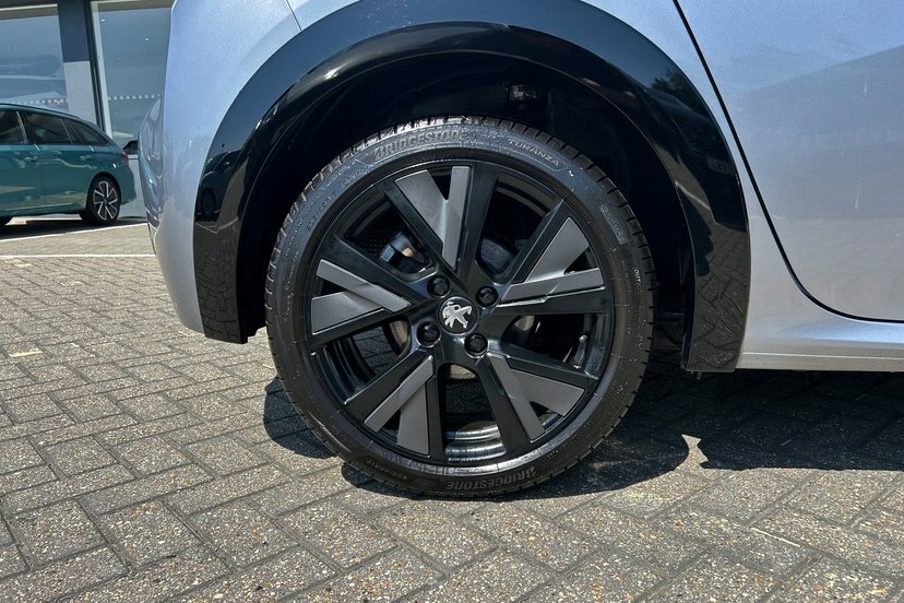 Peugeot 208 1.2 Puretech Active Hatchback Black #10