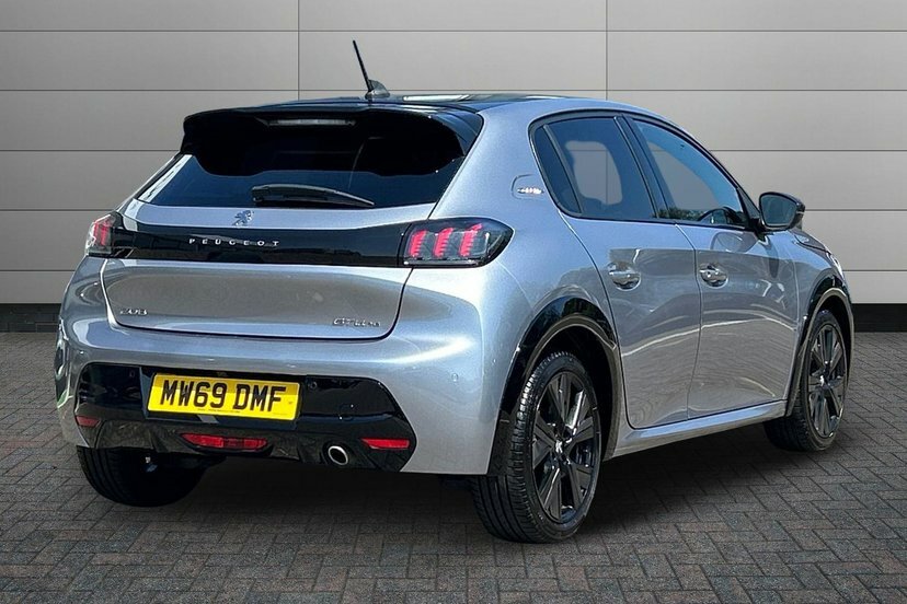 Peugeot 208 1.2 Puretech Active Hatchback Black #16