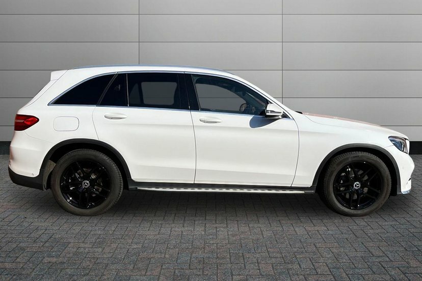 Mercedes-Benz GLC Class 2.1 Glc220d Amg Line Suv G-tronic 4Mati White #4