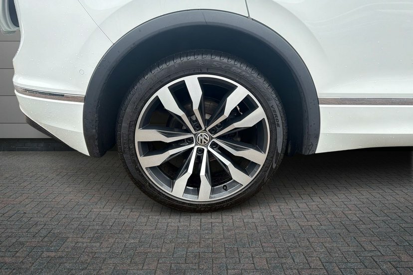 Volkswagen Tiguan 1.5 Tsi Evo R-line Tech Suv Dsg 150 Ps White #5