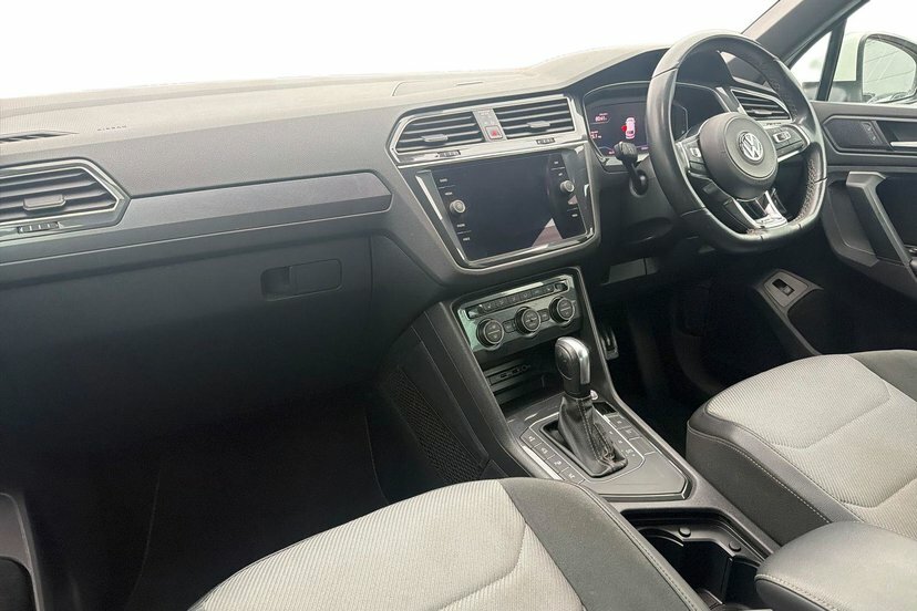 Volkswagen Tiguan 1.5 Tsi Evo R-line Tech Suv Dsg 150 Ps White #2