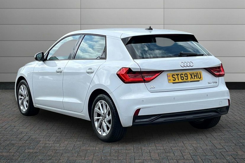 Audi A1 1.0 Tfsi 30 Sport Sportback S Tronic 1 White #3