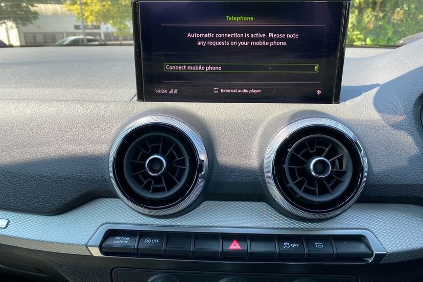 Audi Q2 30 Tfsi Technik Black #22