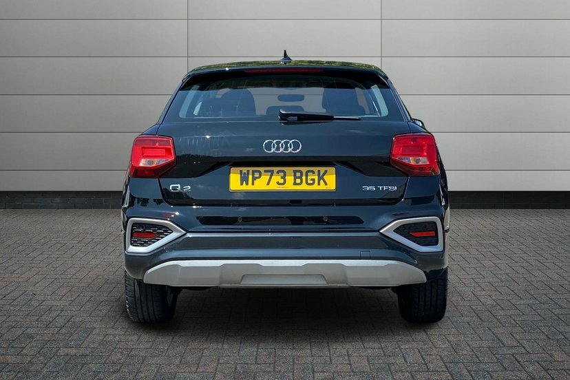 Audi Q2 30 Tfsi Technik Black #11