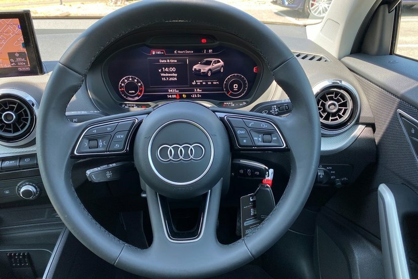 Audi Q2 30 Tfsi Technik Black #18