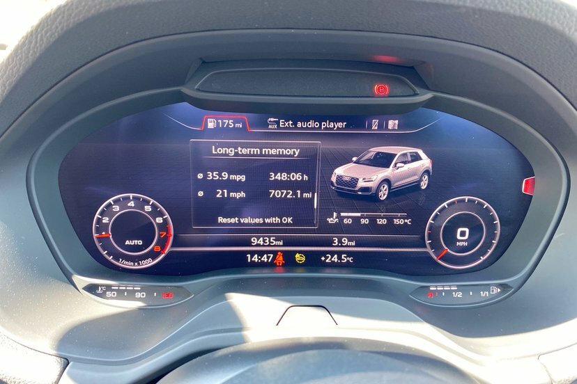 Audi Q2 30 Tfsi Technik Black #16