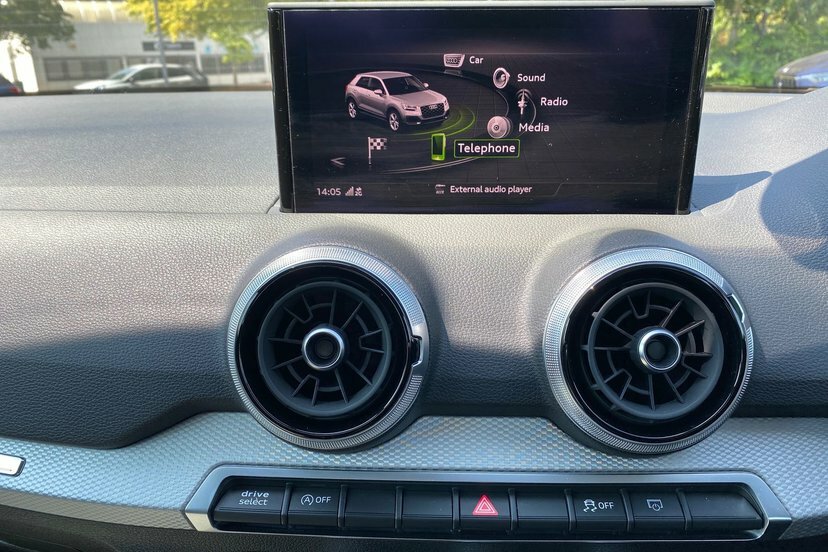 Audi Q2 30 Tfsi Technik Black #23