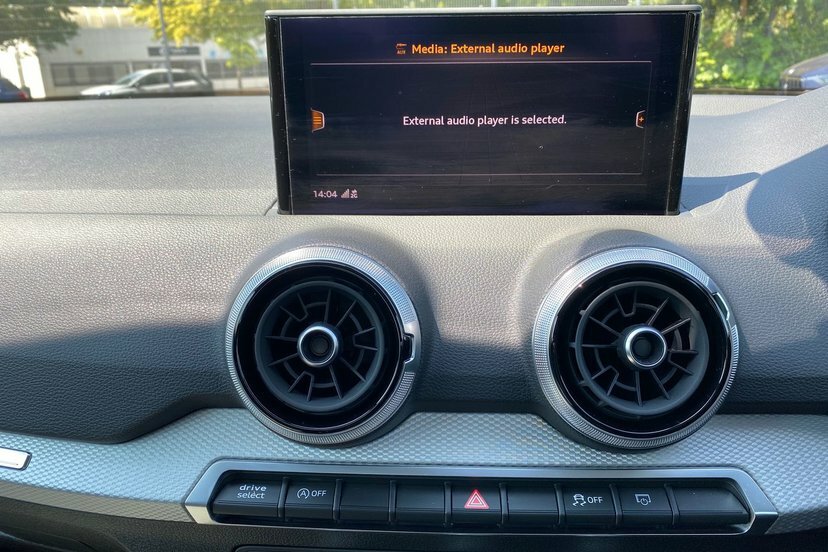 Audi Q2 30 Tfsi Technik Black #21