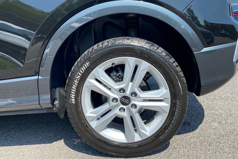 Audi Q2 30 Tfsi Technik Black #31