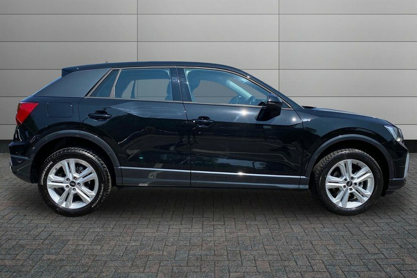 Audi Q2 1.5 Tfsi Cod 35 Sport Suv 150 P Black #4