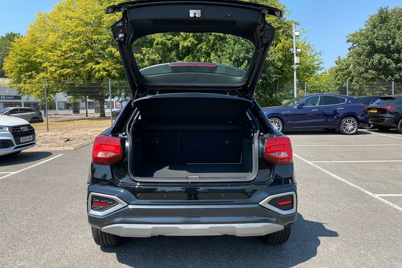 Audi Q2 30 Tfsi Technik Black #13