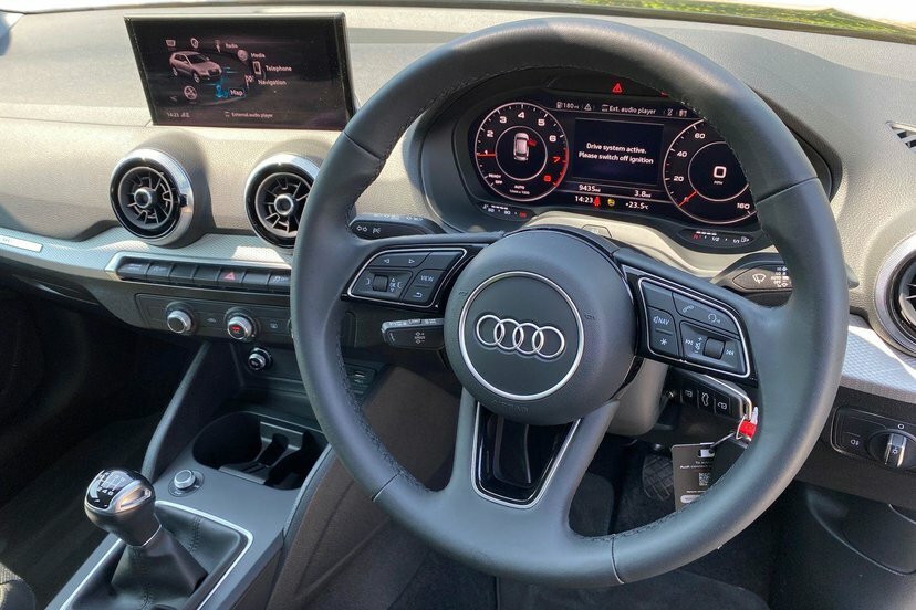 Audi Q2 1.5 Tfsi Cod 35 Sport Suv 150 P Black #6