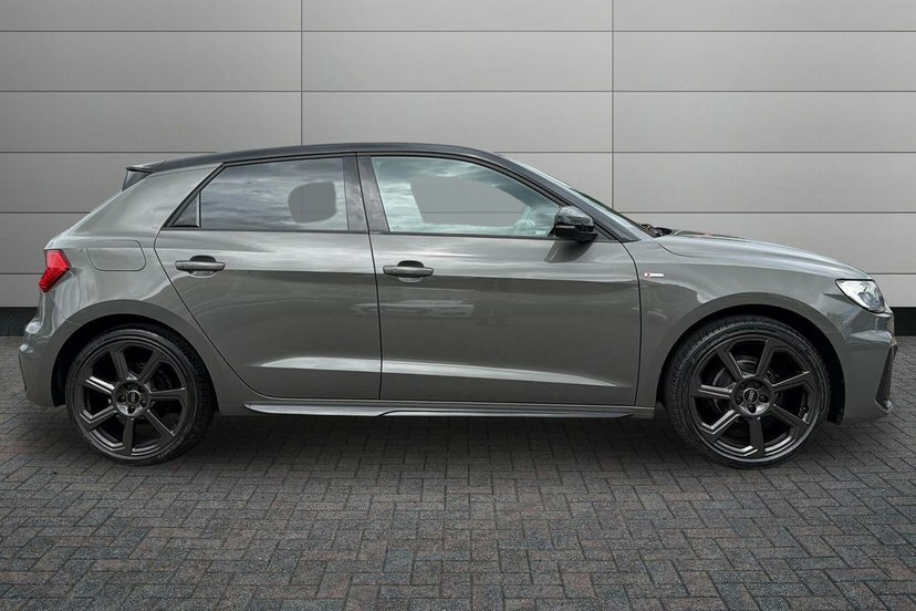 Audi A1 1.0 Tfsi 25 Black Edition Sportback S T MW73BGY Grey #4